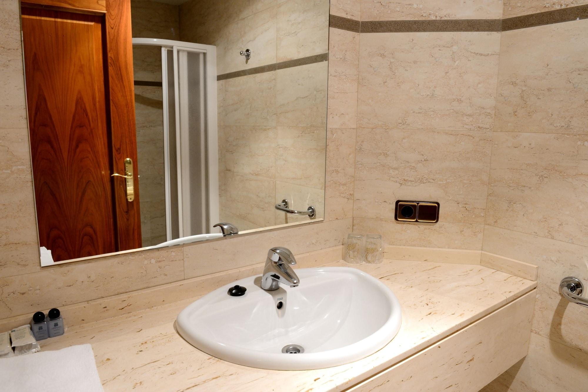 Hostal Arriazu Pamplona Kültér fotó