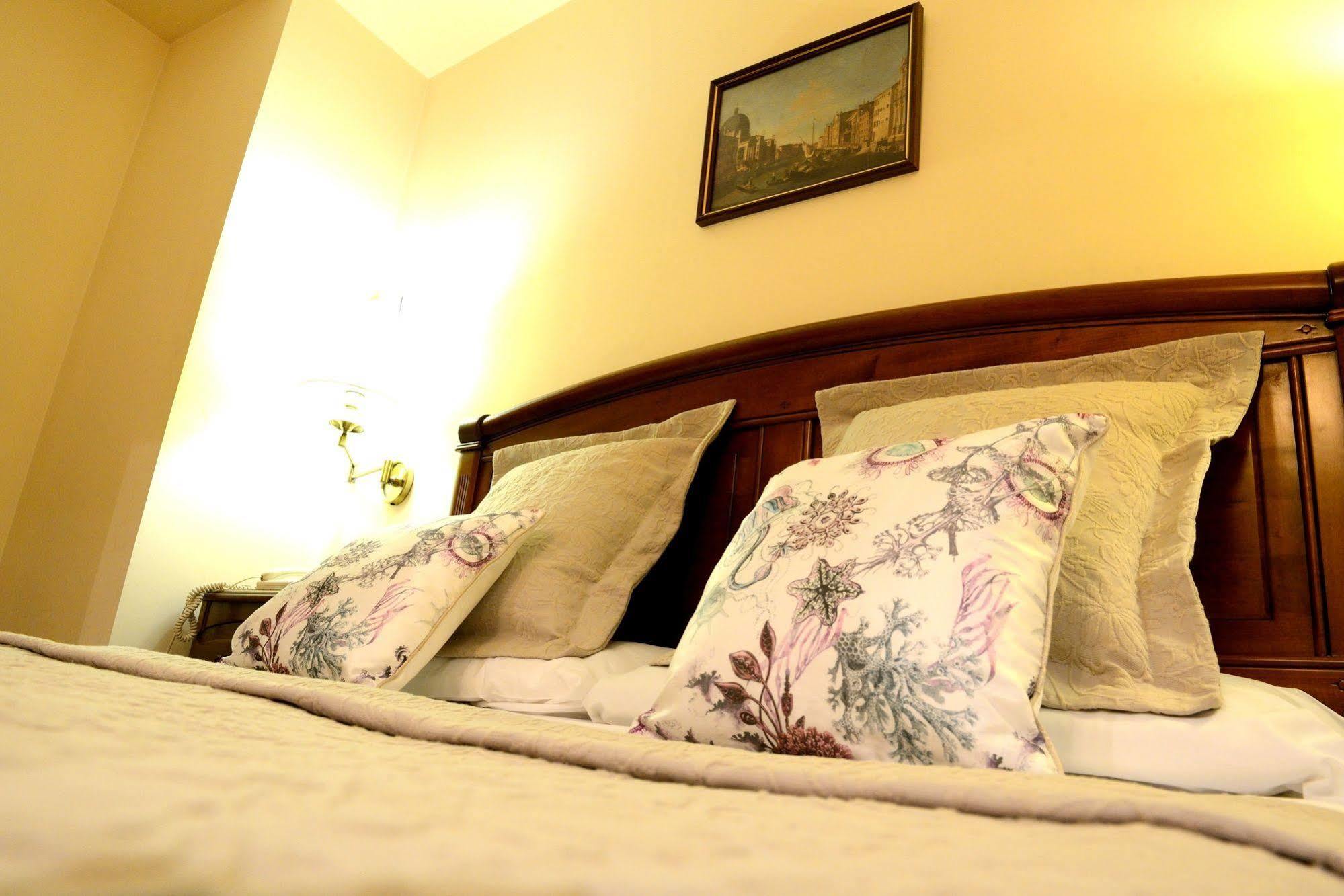 Hostal Arriazu Pamplona Kültér fotó